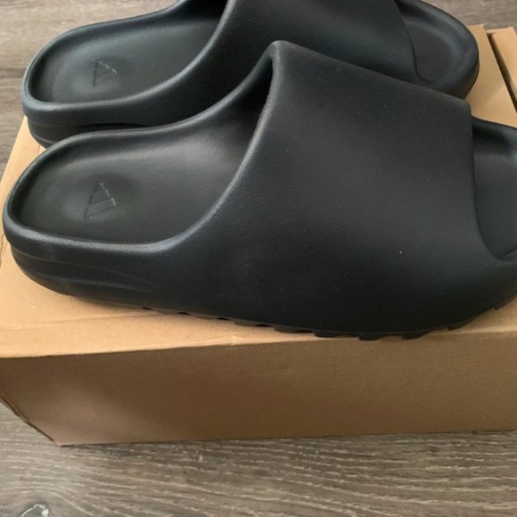 Disney Christmas 2025 Lil Rin Rin Plush Badge Red New